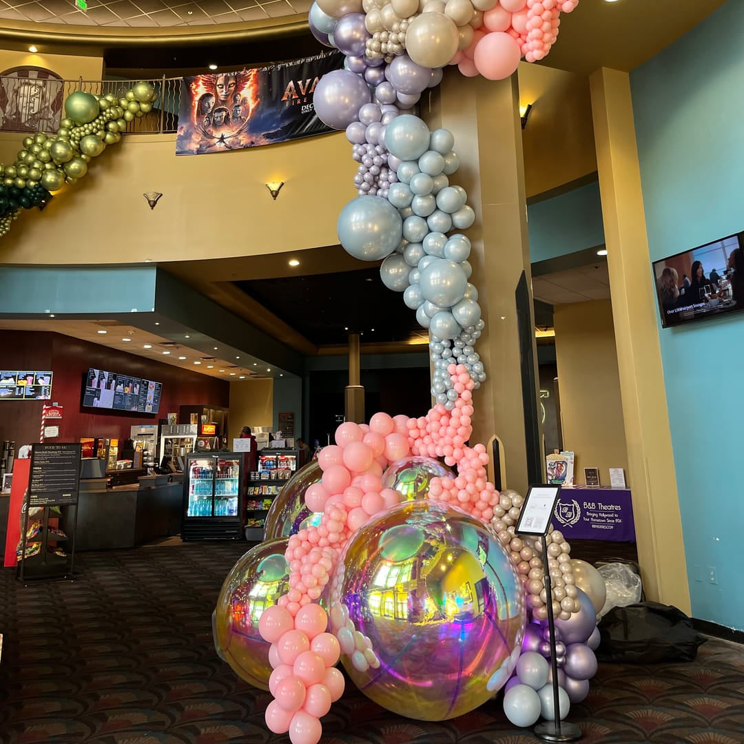 Iridescent Rainbow Color Inflatable Mirror Ball Reusable Big Bubble Shiny Balloon Balls